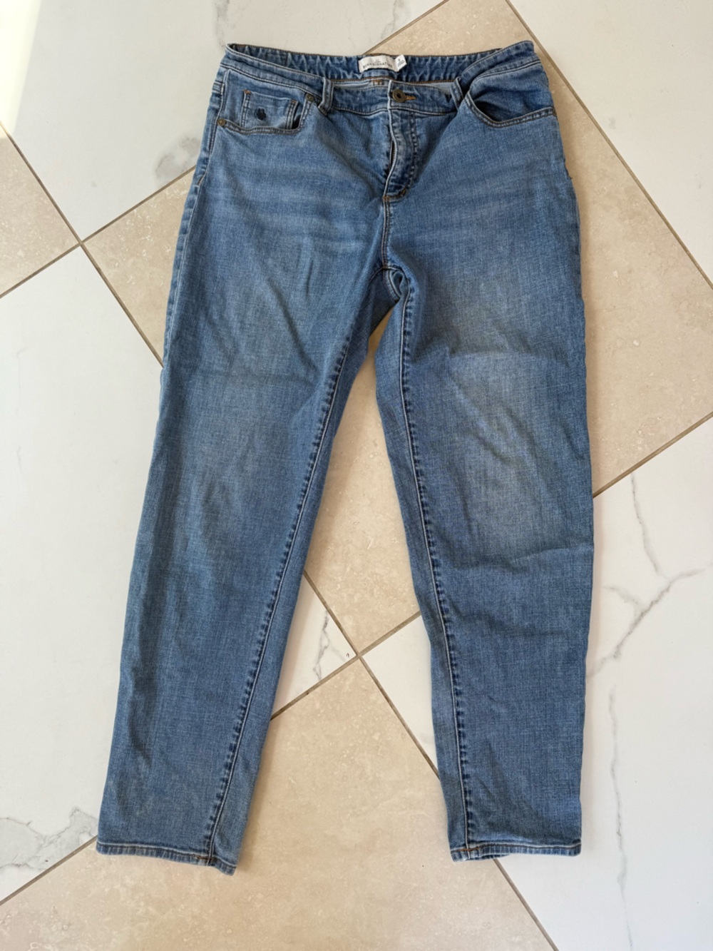 LL Bean Signature Women's size 8 Blue Straight leg Jeans